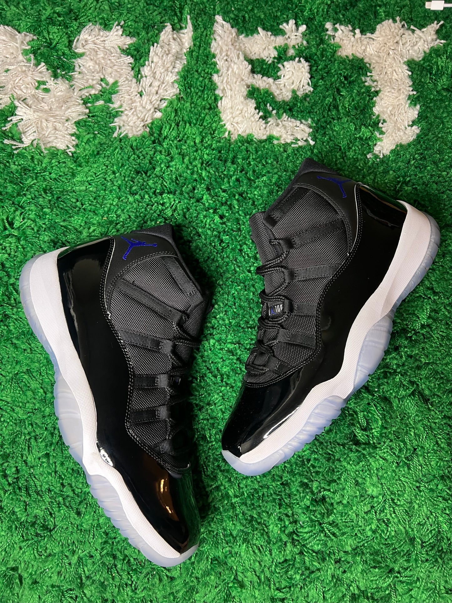 Jordan 11 Space Jam - Used